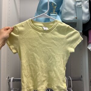 Aritzia TNA Pale Yellow Short Sleeve Tee